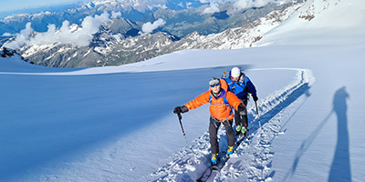 Raids à skis dans les Alpes